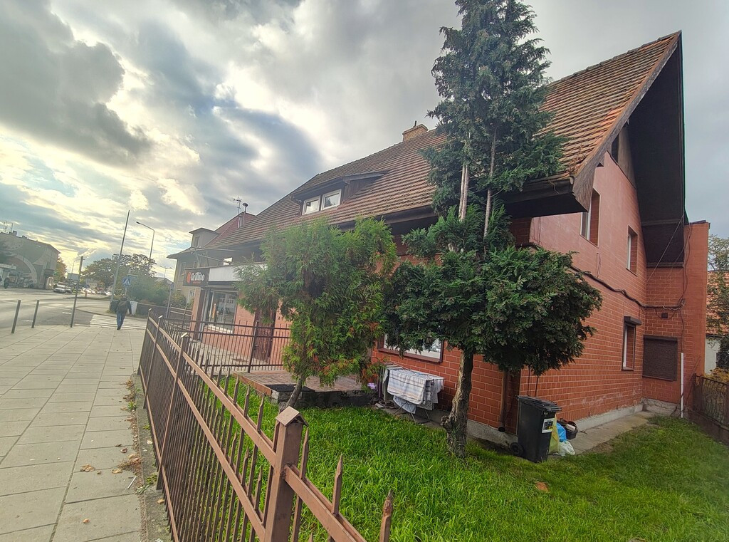 Dom Sprzedaż  Zdroje 16